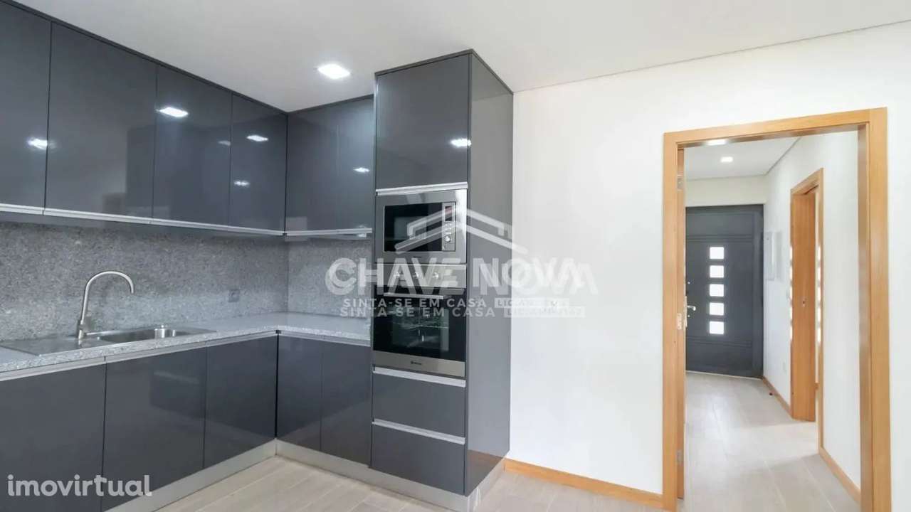 MORADIA GEMINADA Arrifana S. M. da Feira REFª SMF/03036/RS - Grande imagem: 3/29