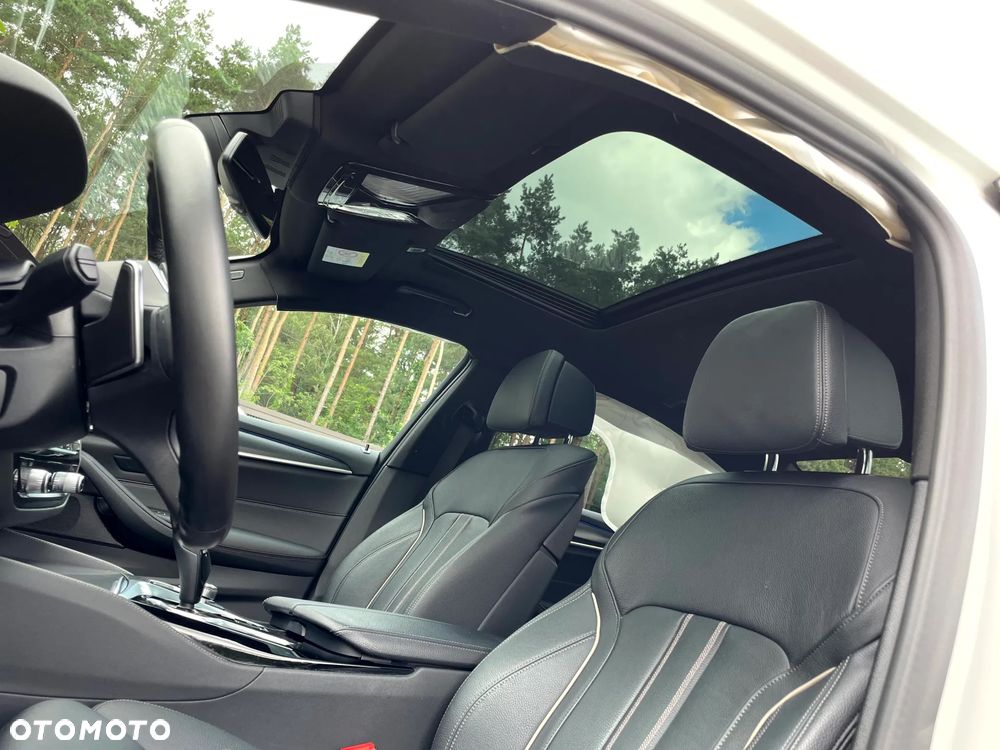 BMW Seria 5 520i M Sport Edition - 15