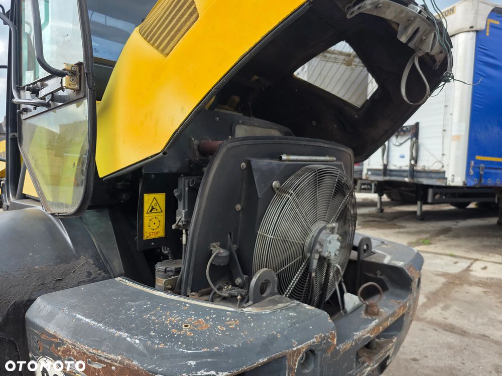 Komatsu WA100 - 10