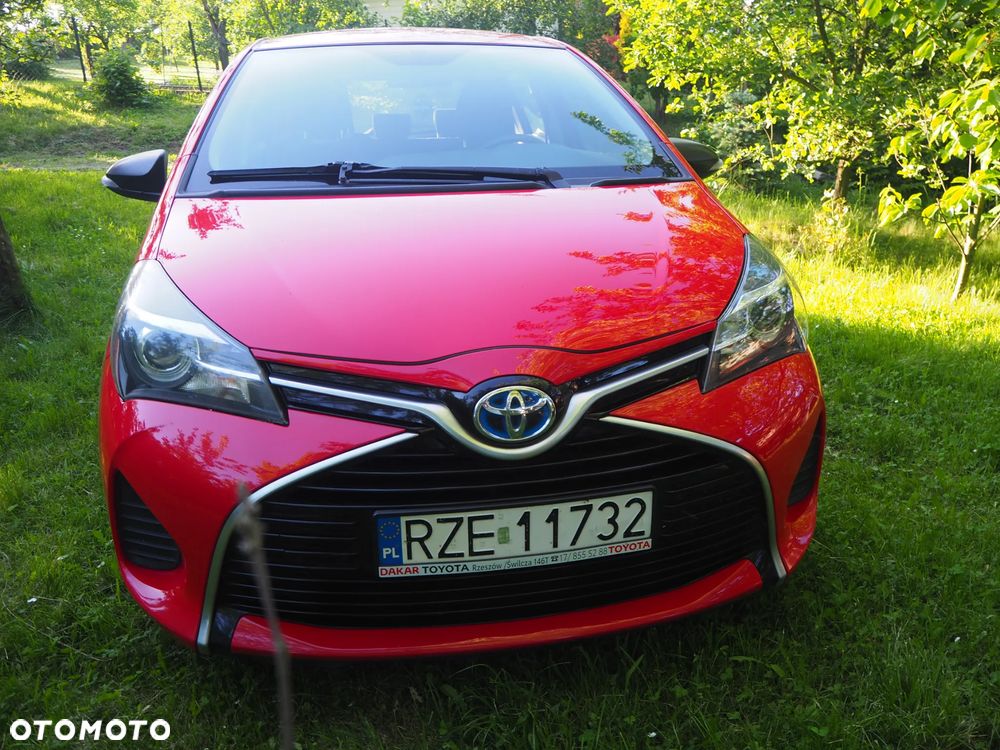 Toyota Yaris Hybrid 100 Life - 4