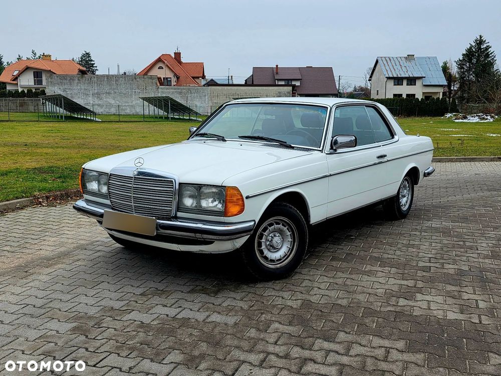 Mercedes-Benz W123 - 2