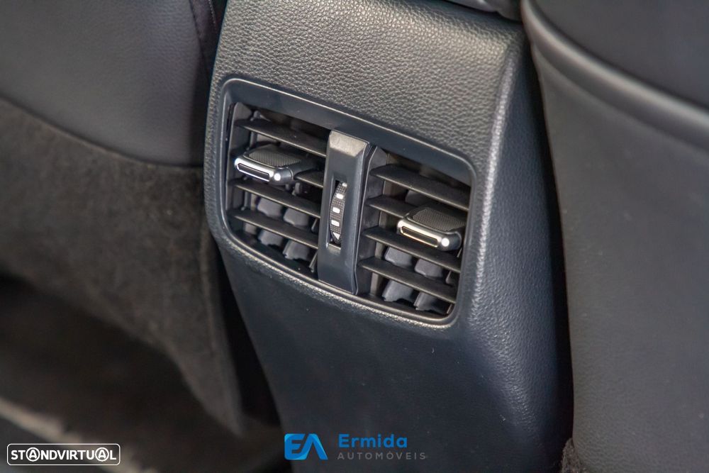 Toyota Corolla Touring Sports - 48