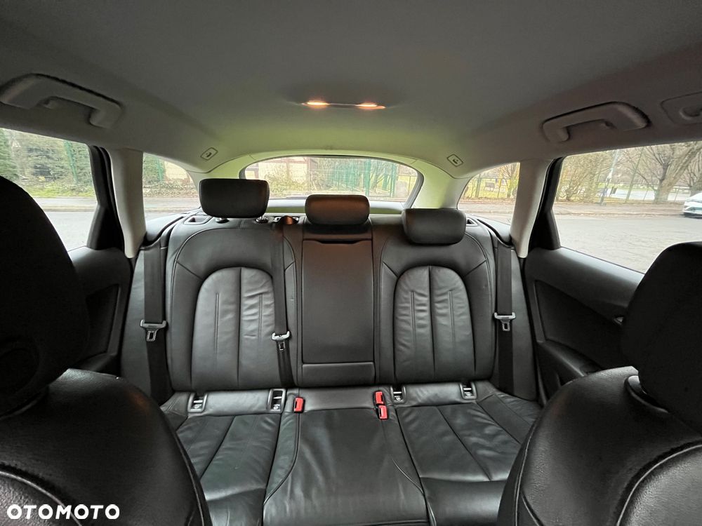 Audi A6 Avant 2.0 TDI DPF multitronic - 11