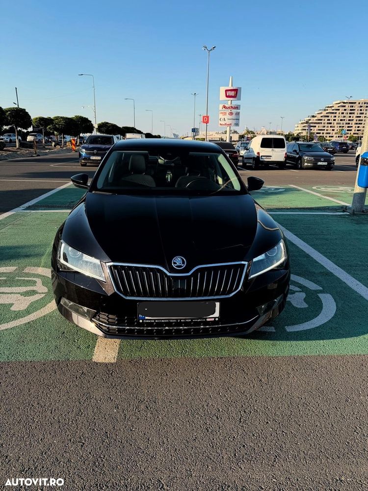 Skoda Superb 2.0 TDI DSG Ambition - 1