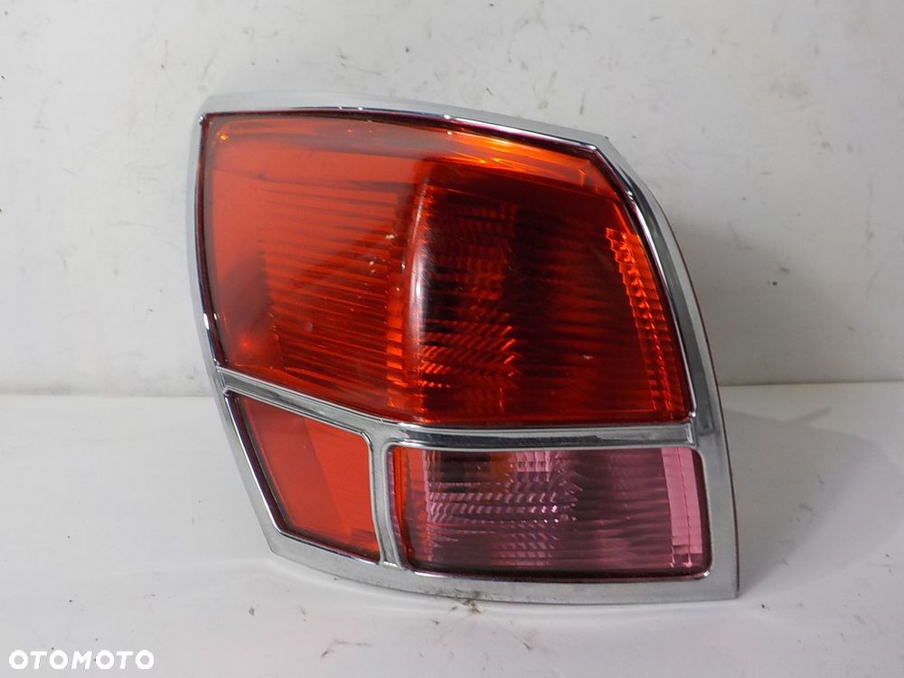 NISSAN QASHQAI J10 LAMPA LEWA TYLNA LEWY TYŁ - 1