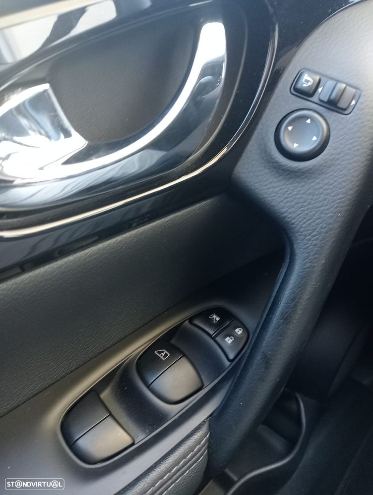 Nissan Qashqai 1.6 dCi Tekna Premium 17 Pele S Alcantara - 2