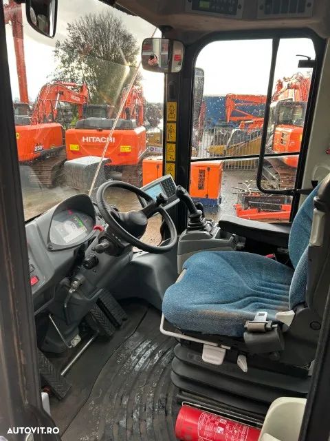 Hitachi ZW 180-6 - 13