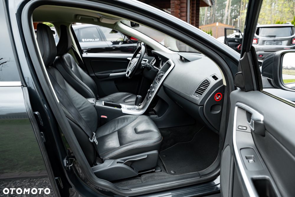 Volvo XC 60 2.4D AWD - 23