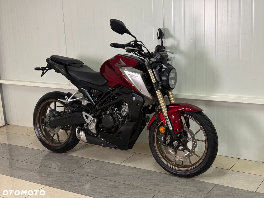Honda CB - 1