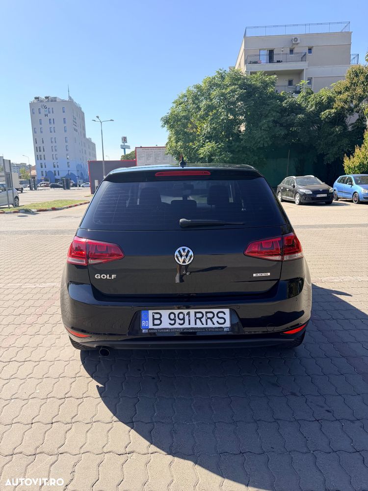 Volkswagen Golf - 8