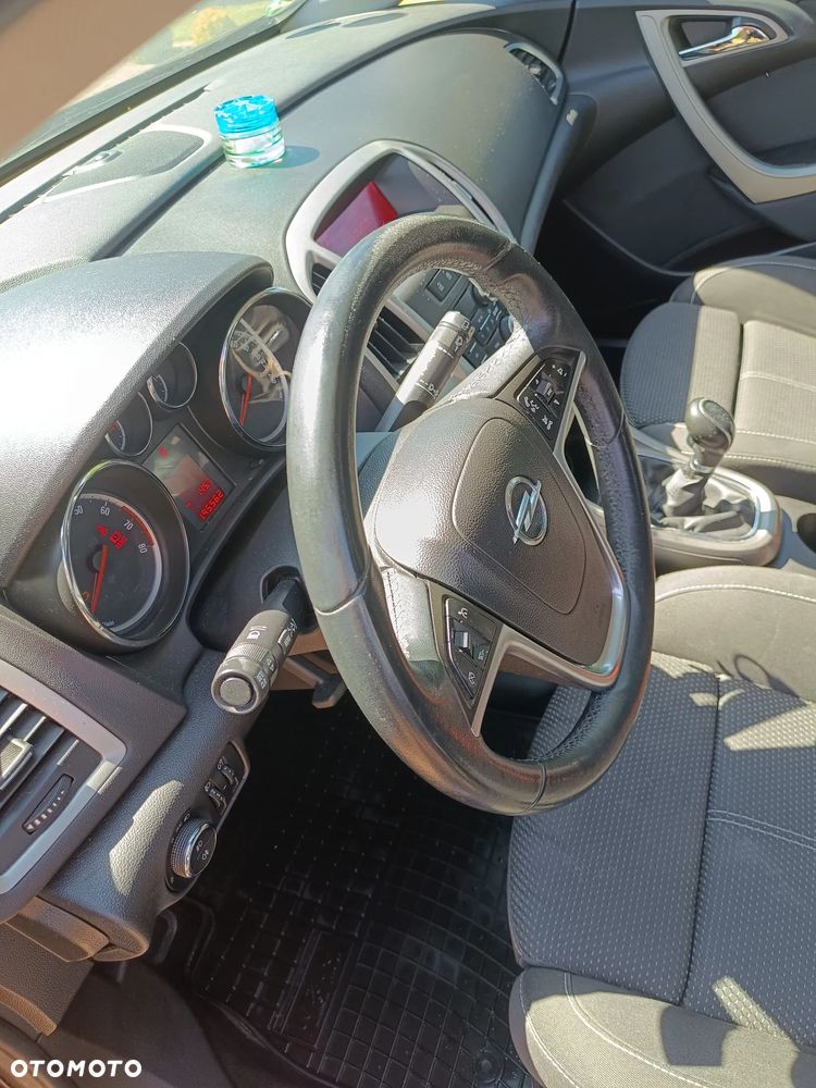 Opel Astra 1.4 Turbo - 9