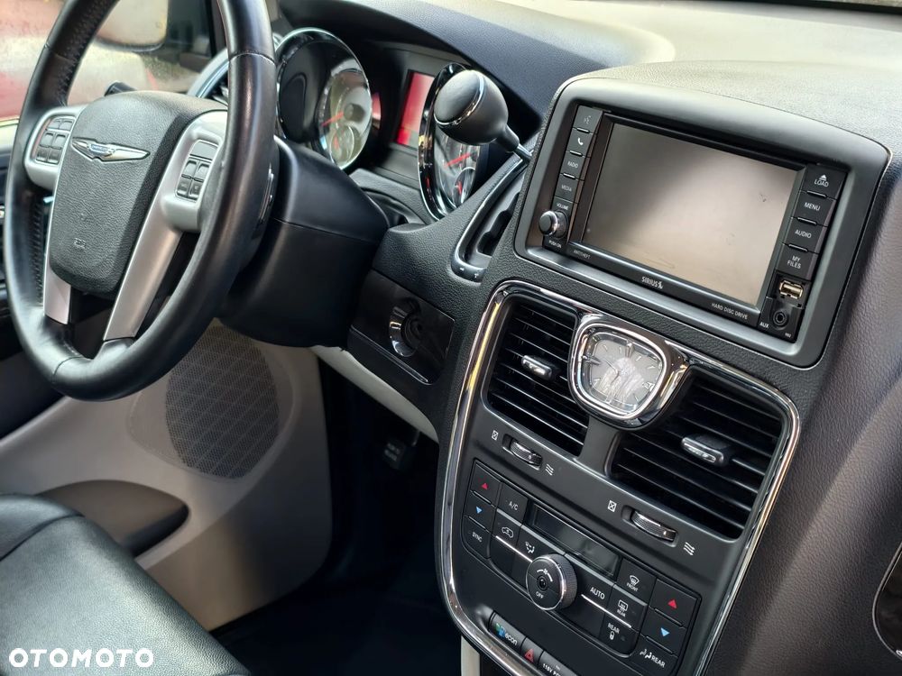 Chrysler Town & Country ver-3-6-touring - 21