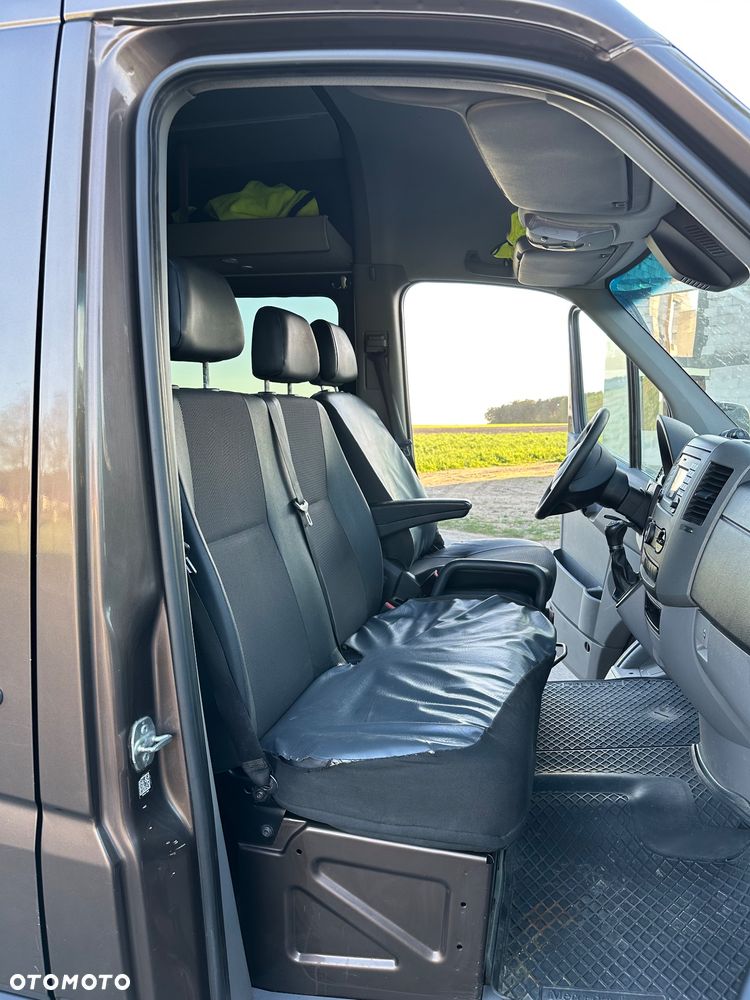 Mercedes-Benz Sprinter - 13