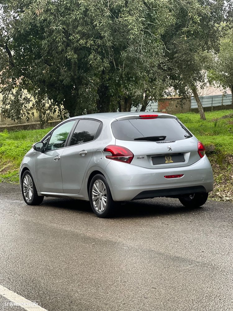 Peugeot 208 1.2 PureTech Style - 5