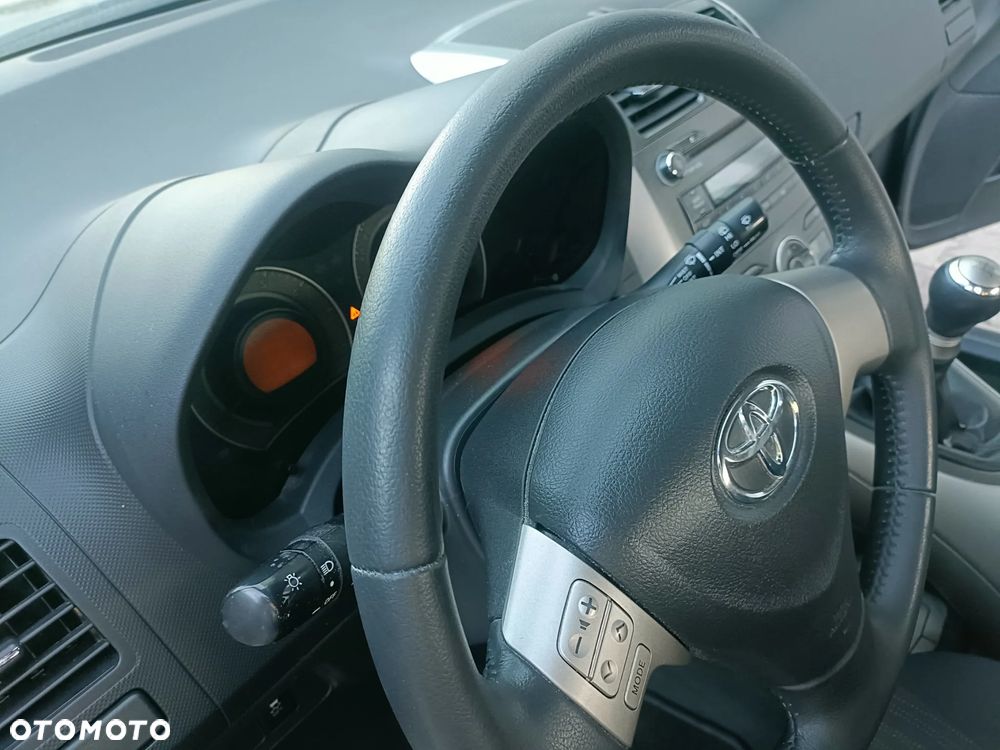 Toyota Auris 1.4 VVT-i - 13