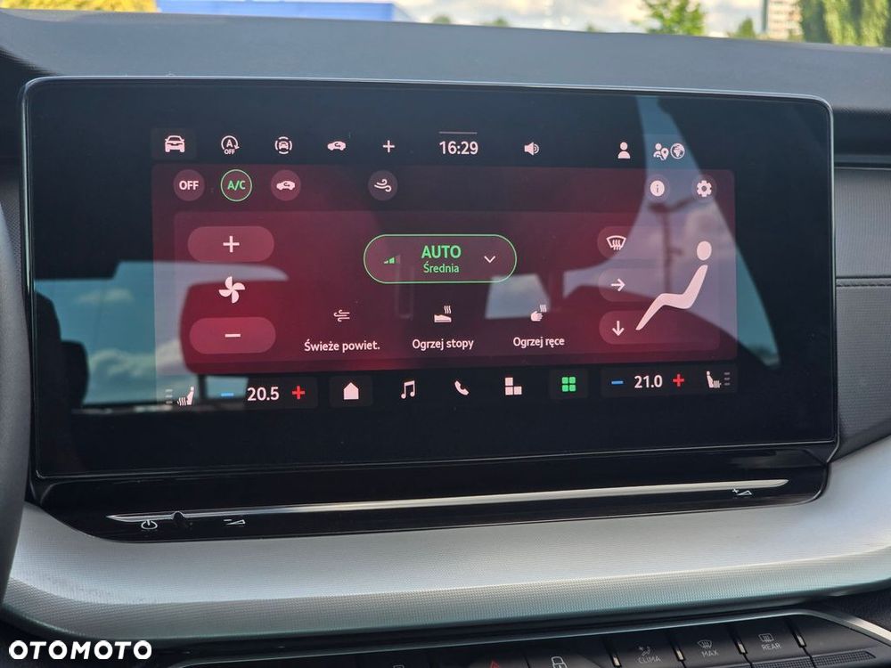 Skoda Octavia 1.5 TSI mHEV Selection DSG - 18