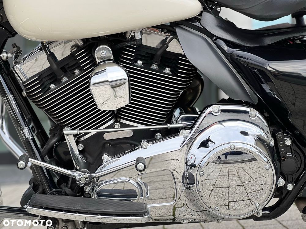 Harley-Davidson FLHT Electra Glide Standard - 21