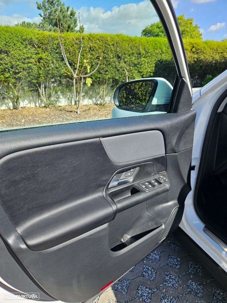 Mercedes-Benz GLB 180 d - 12