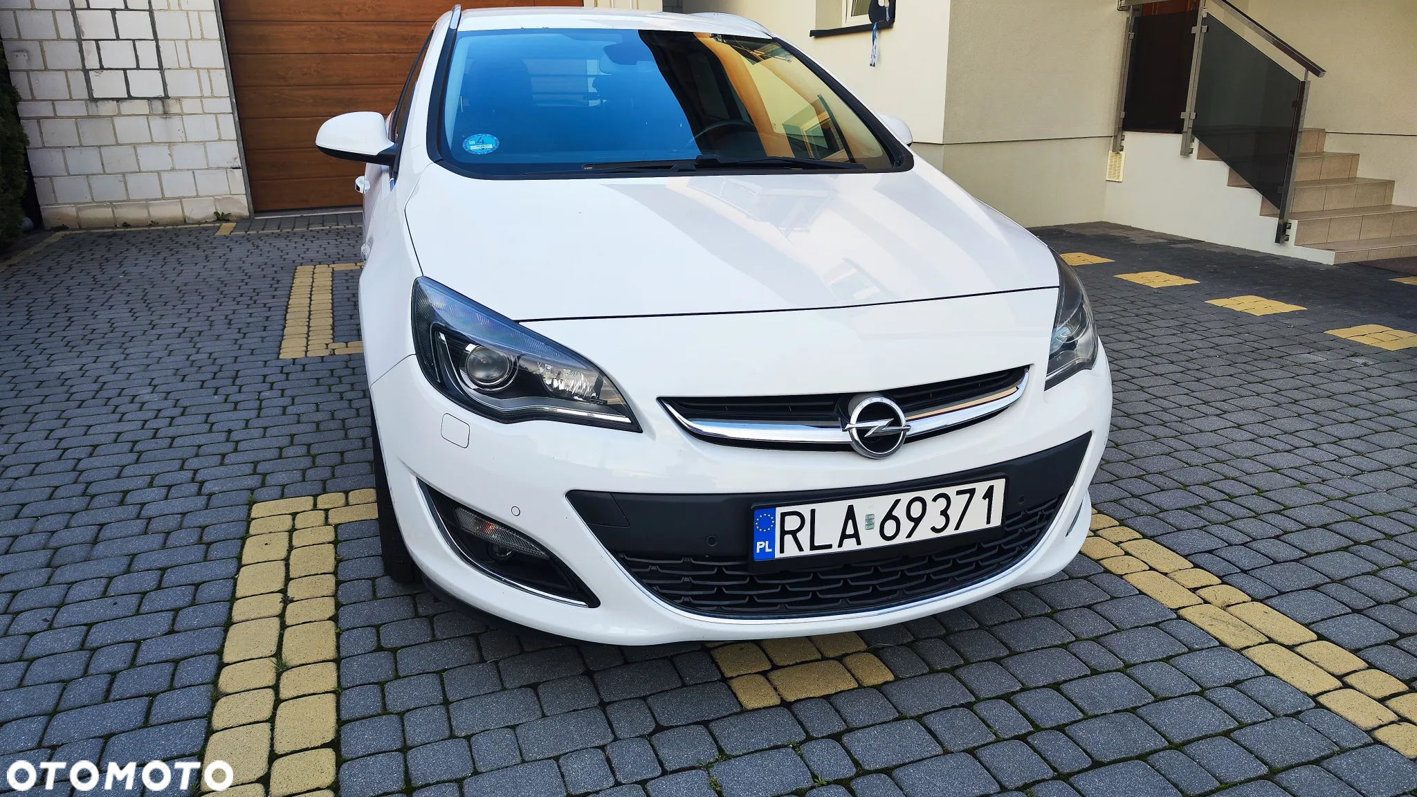 Opel Astra GTC 1.4 Turbo - 2