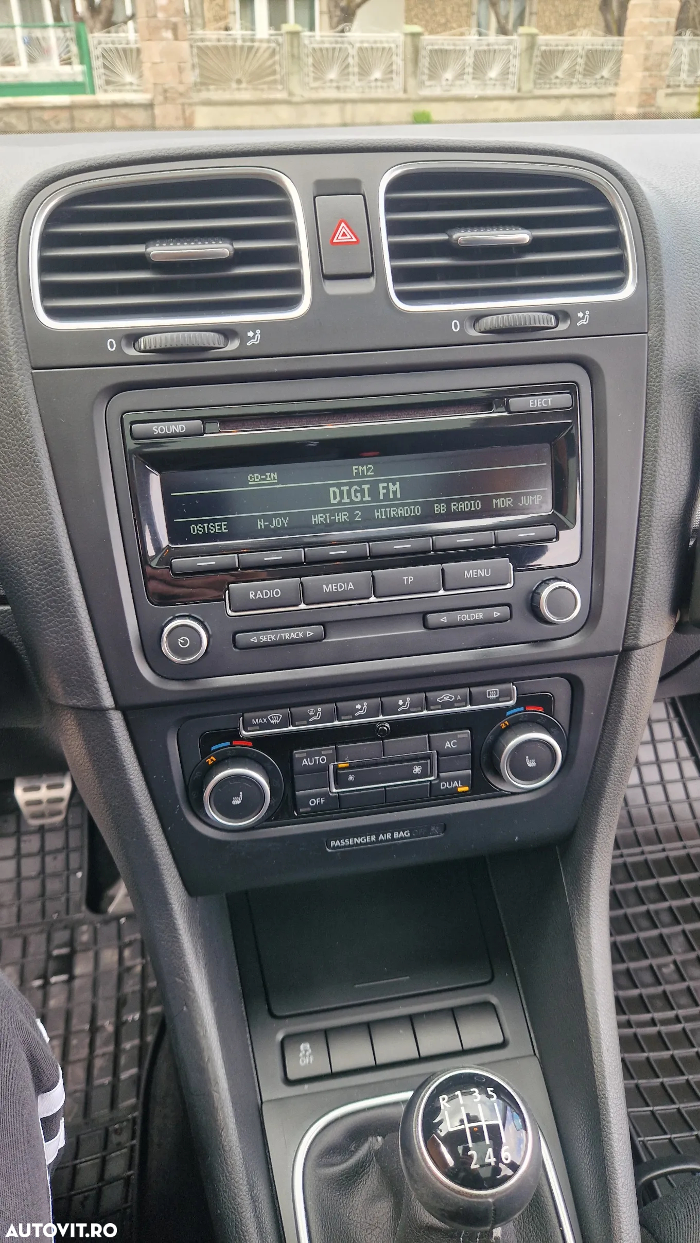 Volkswagen Golf 2.0 TDI DPF Style - 10