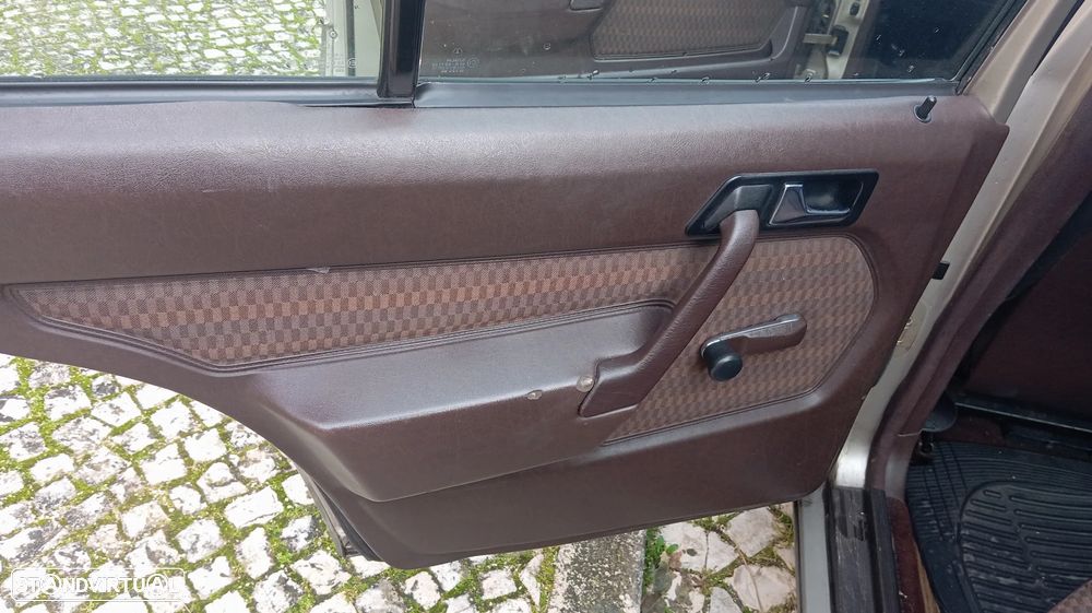 Mercedes-Benz W201 (1982-1993) - 16