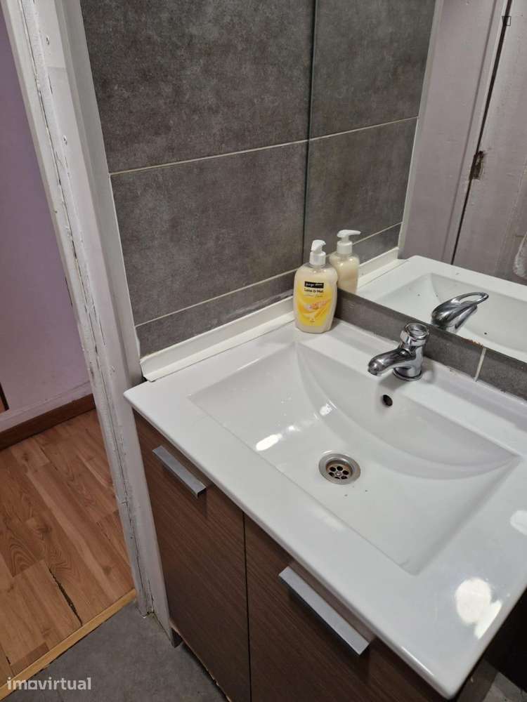 Quarto - localizado em Arroios Lisbon - Grande imagem: 3/26