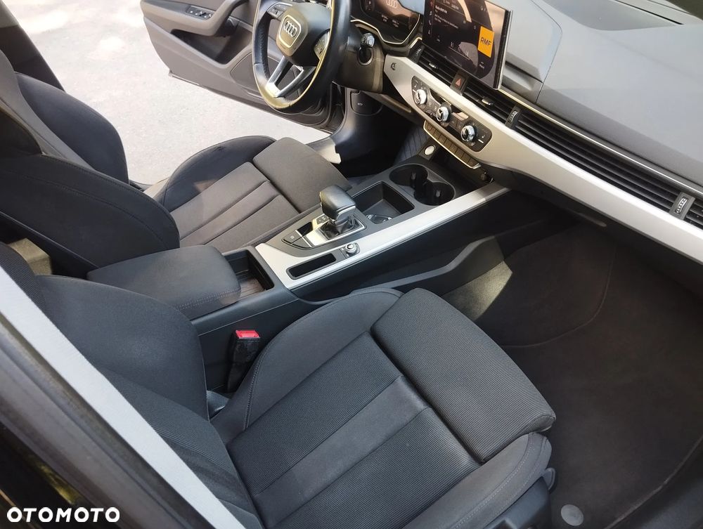 Audi A4 Avant 40 TFSI S tronic - 11