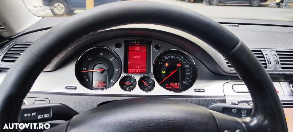 Volkswagen Passat Variant 2.0 TDI Highline DPF DSG - 9