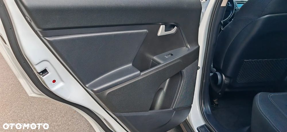 Kia Sportage 1.7 CRDI 2WD Dream-Team Edition - 8