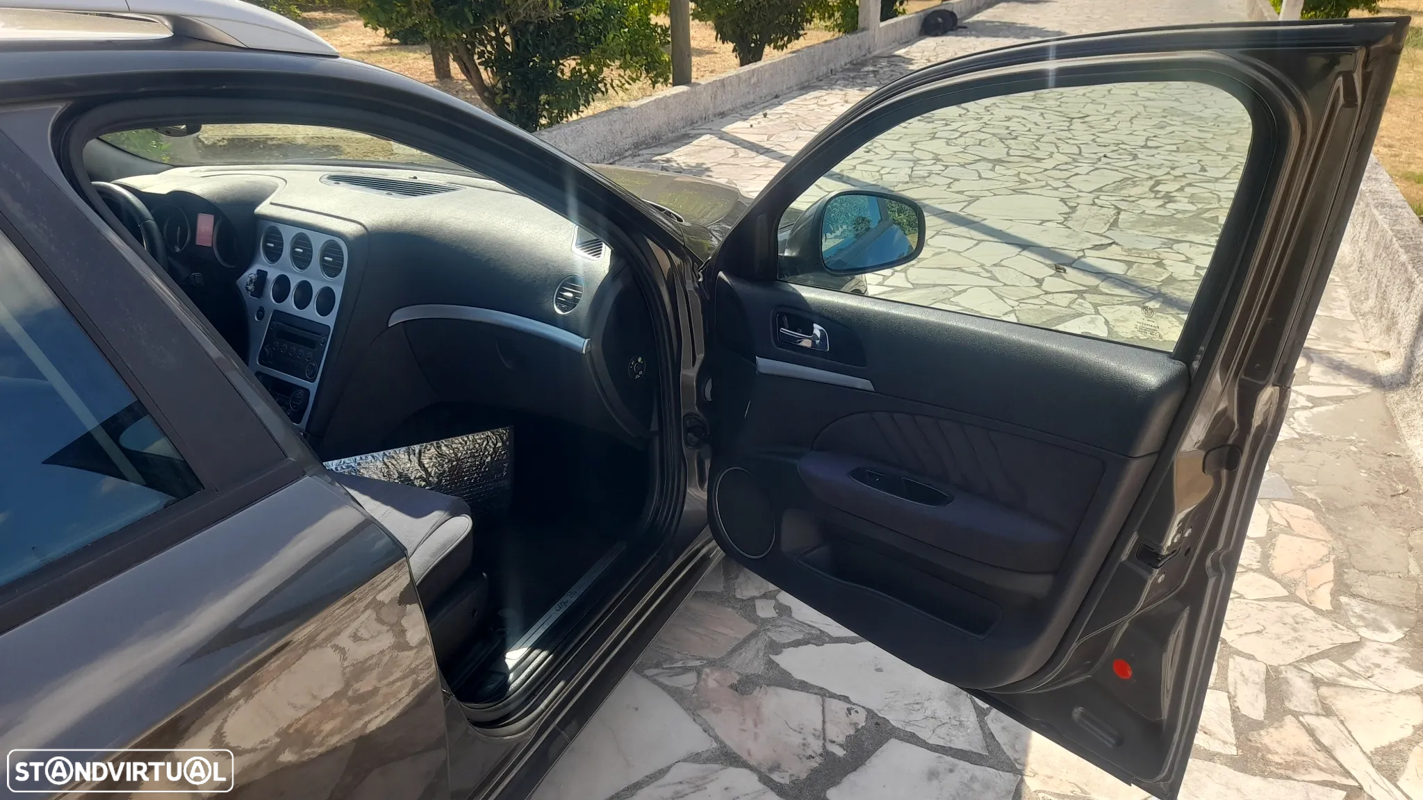 Alfa Romeo 159 Sportwagon 1.9 JTDm 16V Sportiva - 38