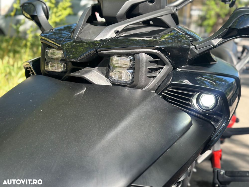 Can-Am Spyder - 23