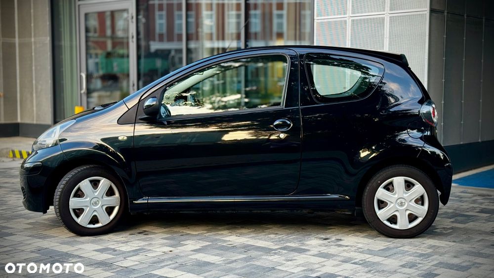 Toyota Aygo Black - 10