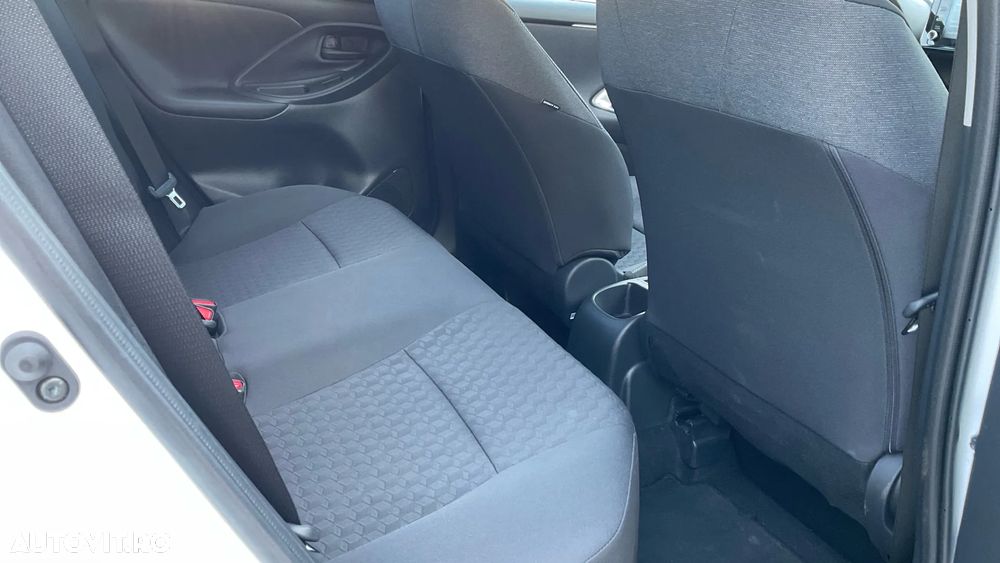 Toyota Yaris 1.5 L Dynamic - 7