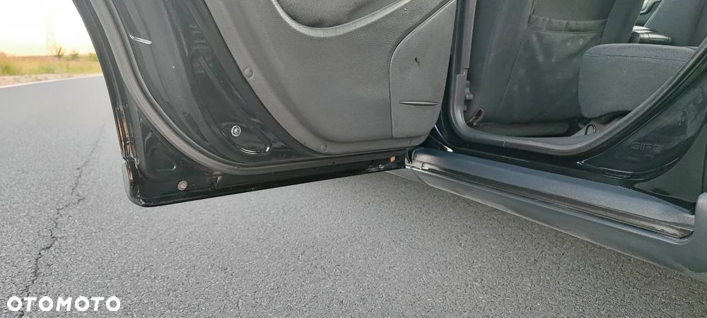Volvo V70 2.4 D Black Edition - 24