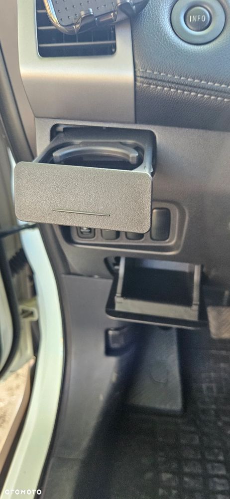 Mitsubishi Outlander - 27