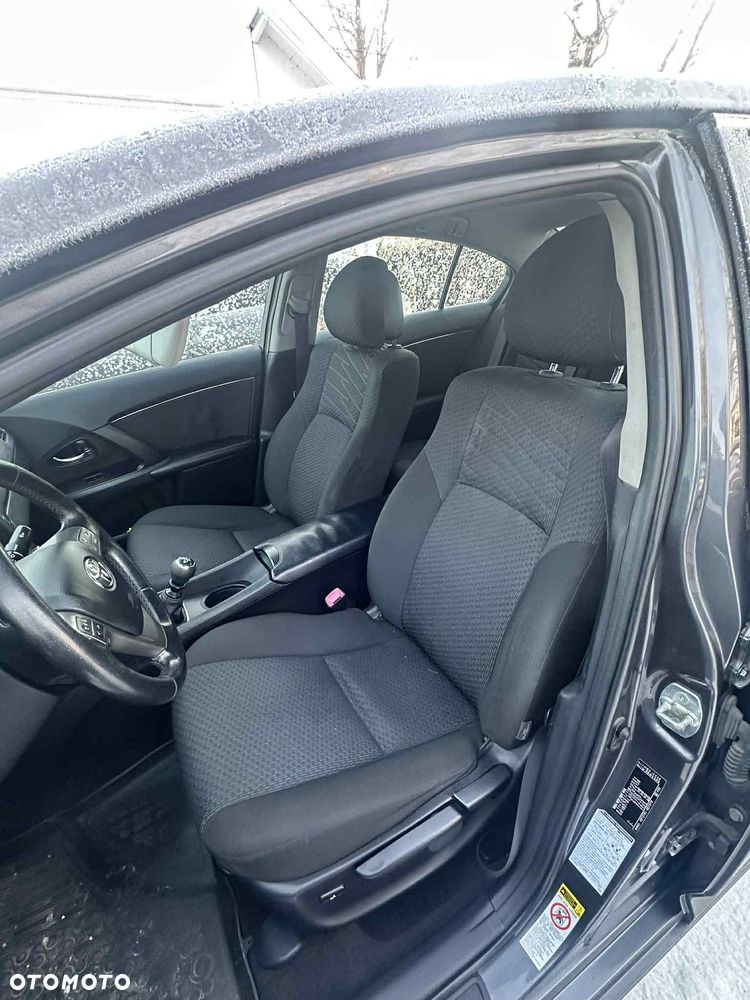 Toyota Avensis 2.0 D-4D Premium - 7