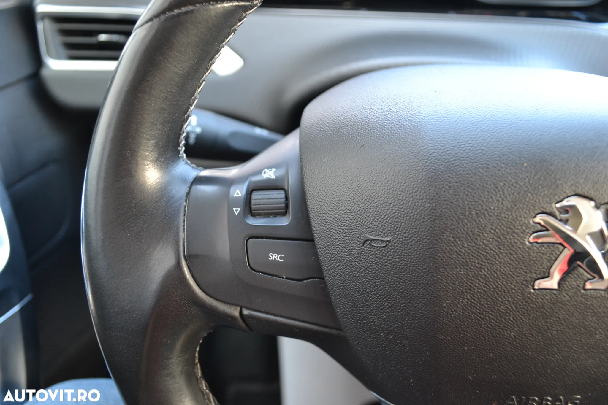 Peugeot 2008 PureTech 130 Stop&Start EAT6 Allure - 15