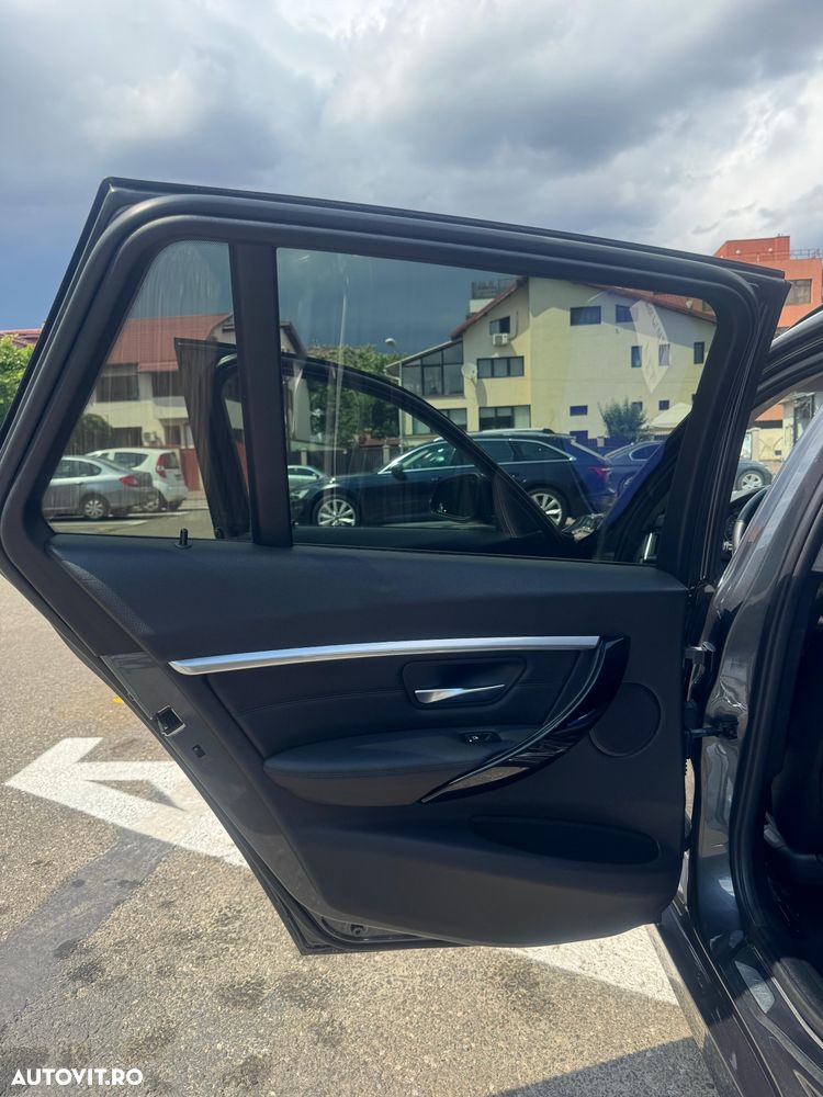 BMW Seria 3 320d xDrive AT - 36