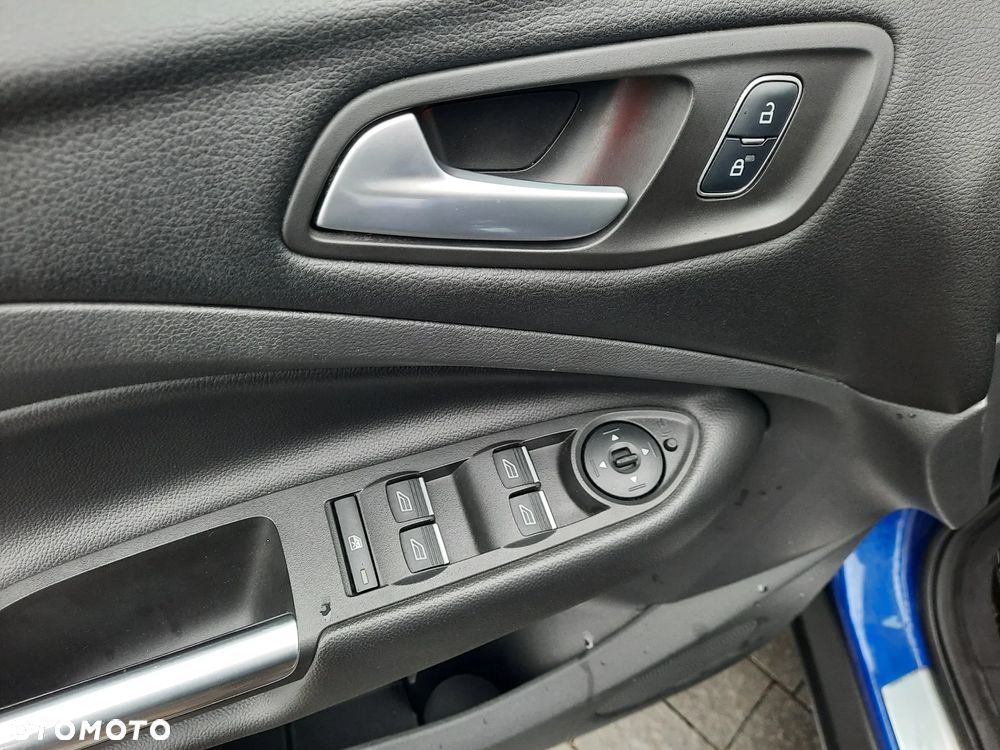 Ford Kuga 2.0 TDCi 2x4 Titanium - 20