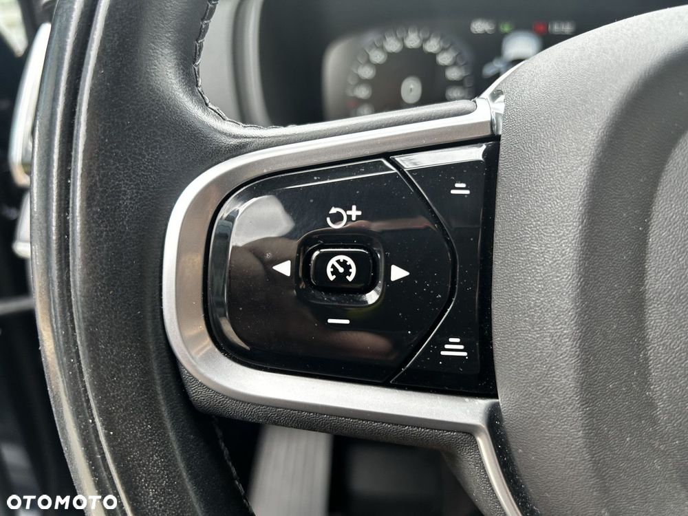 Volvo XC 90 - 22