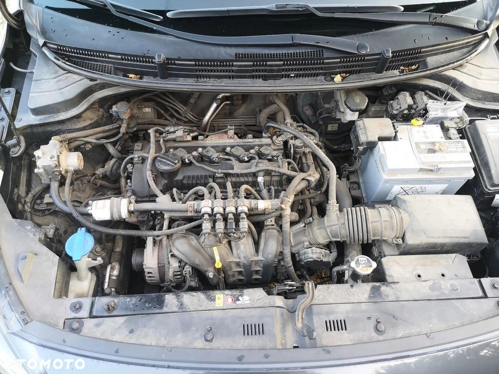 Kia Rio - 33