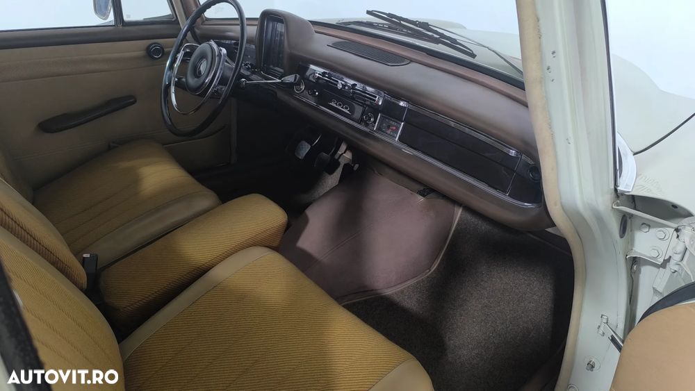 Mercedes-Benz A 200 - 24
