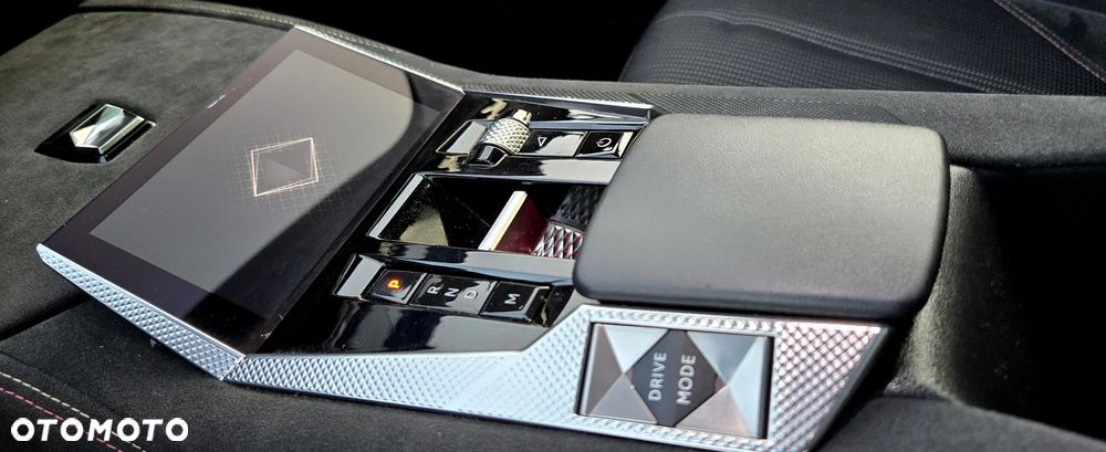 DS Automobiles DS 4 1.5 BlueHDi Performance Line + - 32