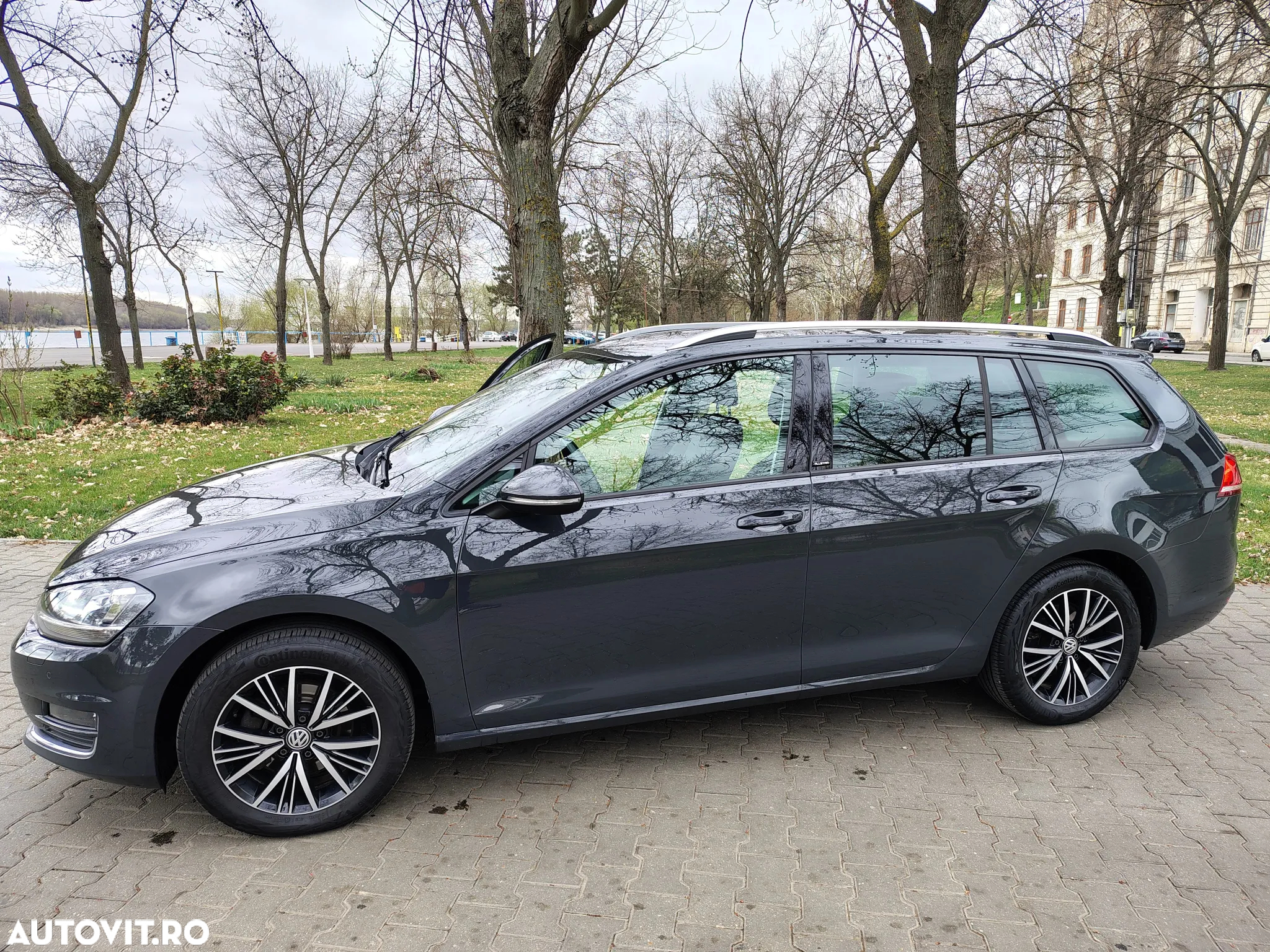 Volkswagen Golf Variant 2.0 TDI BlueMotion Technology DSG Allstar - 3