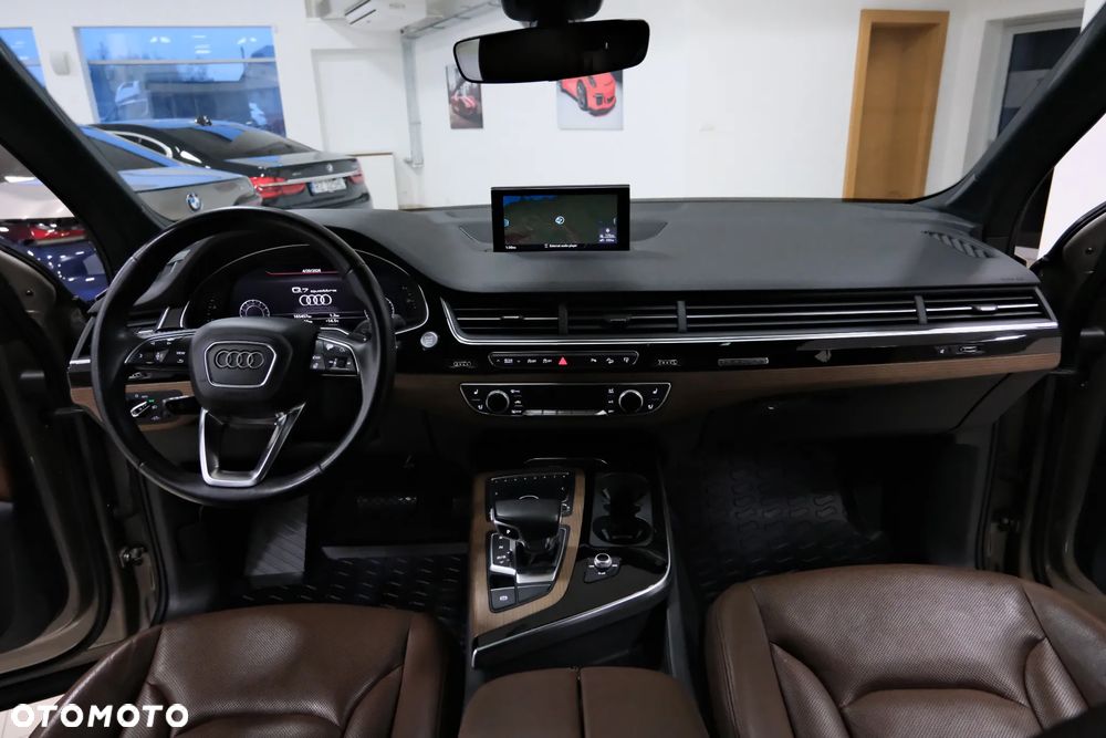 Audi Q7 - 30