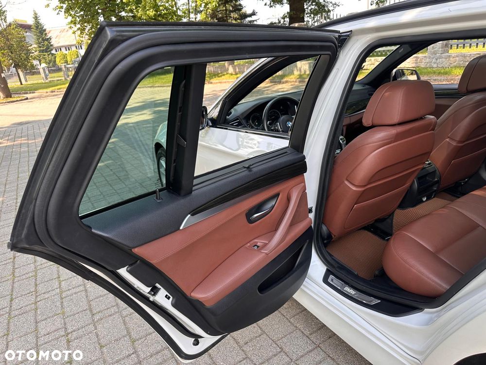BMW Seria 5 535d - 28