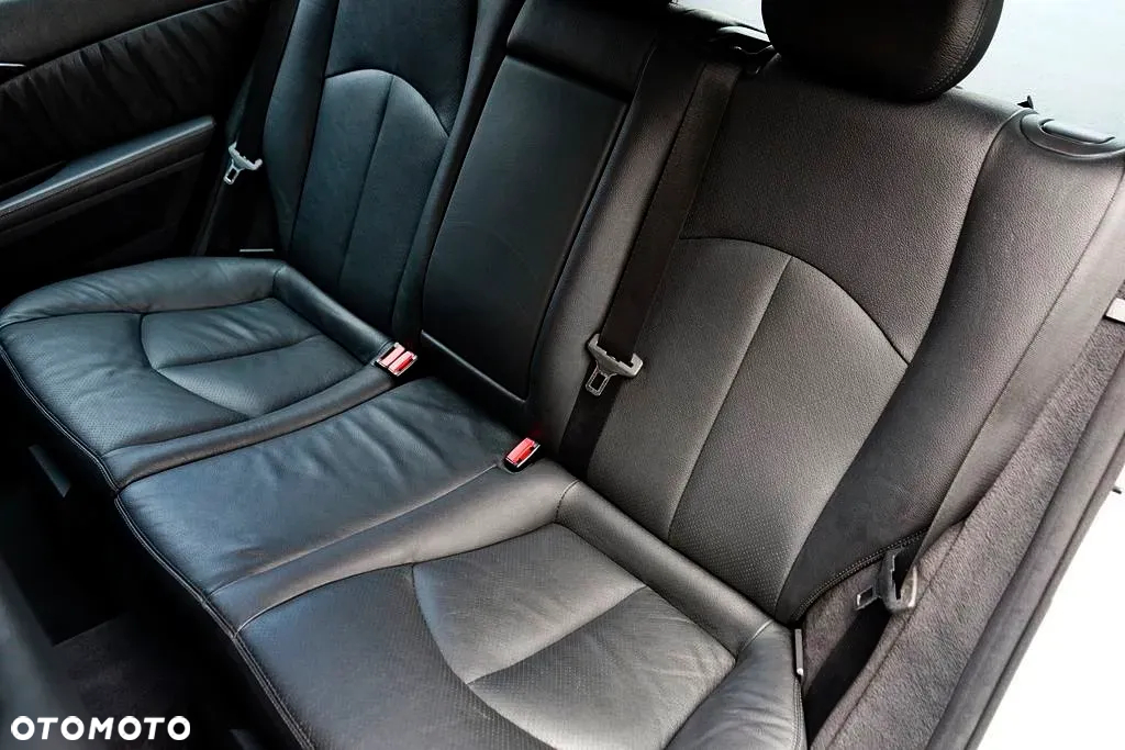 Mercedes-Benz Klasa E 200 T CDI Automatik Avantgarde - 24