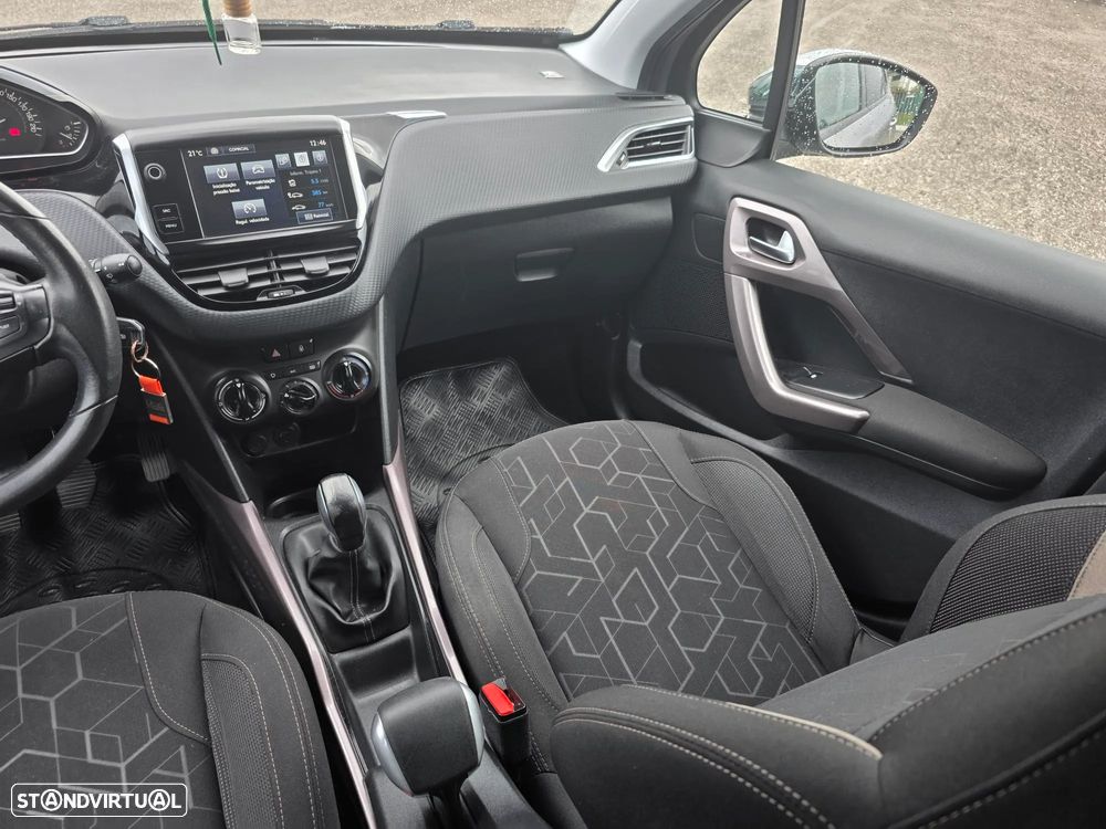 Peugeot 2008 1.6 BlueHDi Style - 16