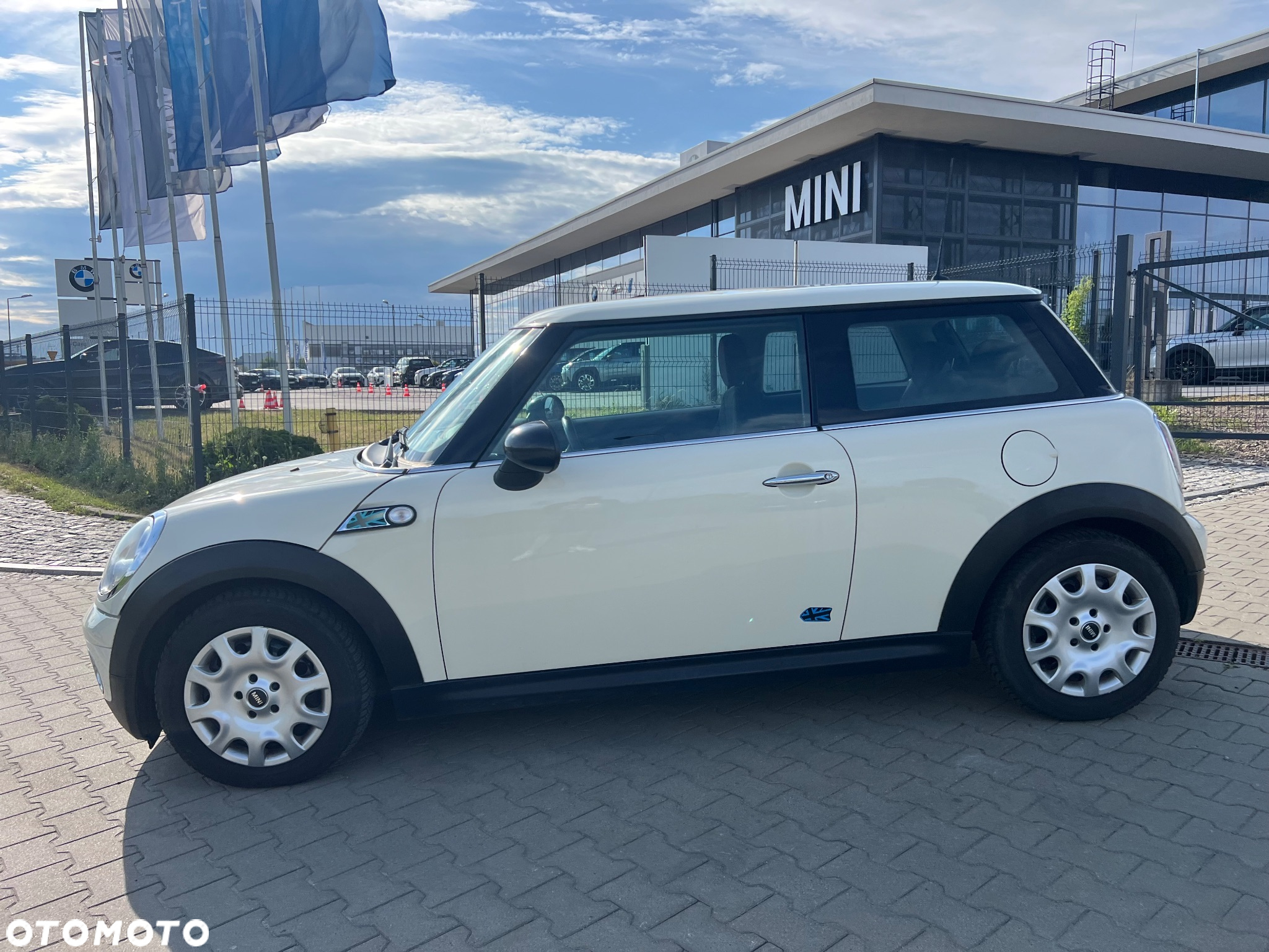 MINI Cooper Standard - 5