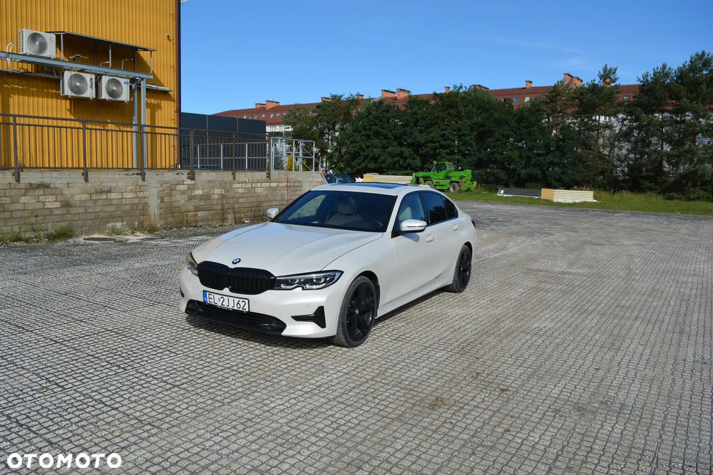 BMW Seria 3 330i xDrive Sport Line sport - 2
